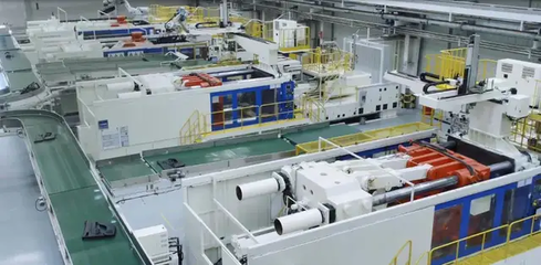 李強調(diào)研上汽工廠的技術開發(fā)戰(zhàn)略意義